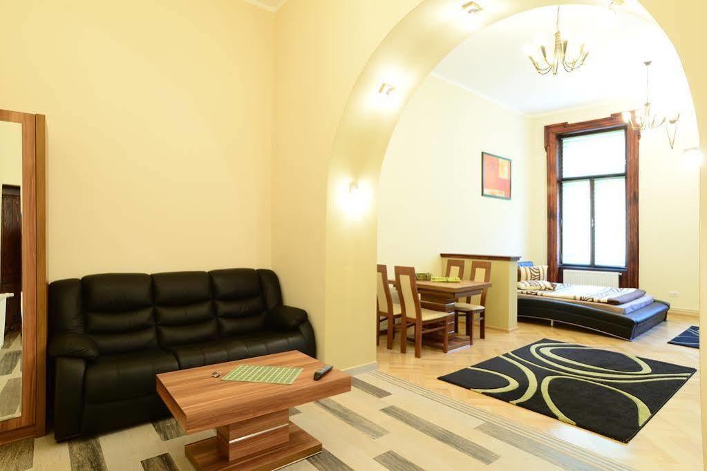 Select City Center Apartments براشوف المظهر الخارجي الصورة